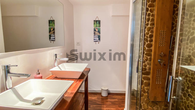 Maison de village - 212 m² - 9 pièces