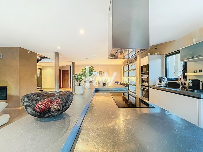 Maison - 307 m² - 6 pièces