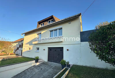 Maison - 80 m² - 4 pièces