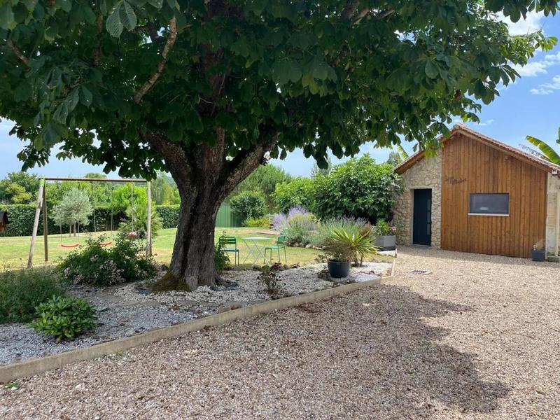 Maison en pierre - 254 m² - 7 pièces