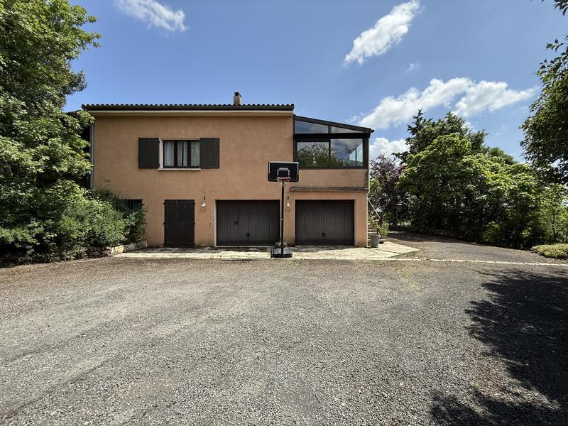 Maison - 195 m² - 7 pièces