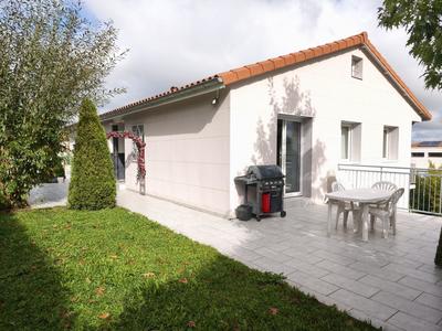 Maison - 219 m² - 7 pièces