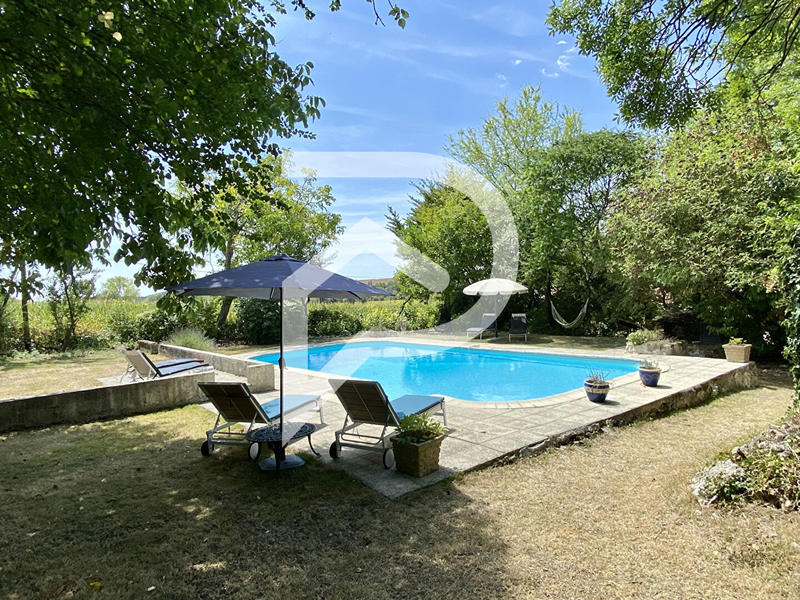 Maison - 348 m² - 14 pièces