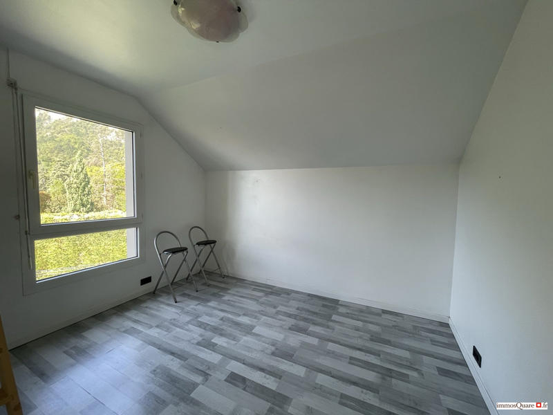 Villa - 181 m² - 8 pièces