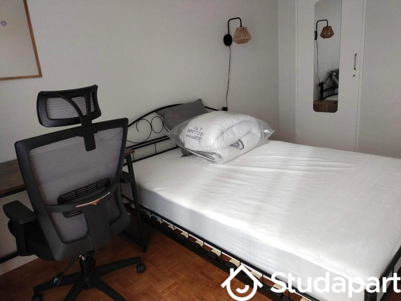 Chambre - 11 m² - 1 pièce