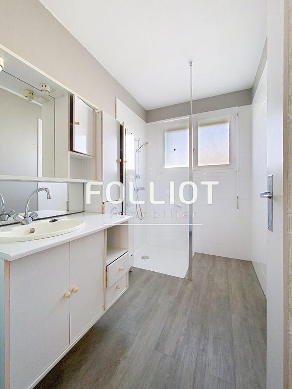 Maison - 151 m² - 8 pièces