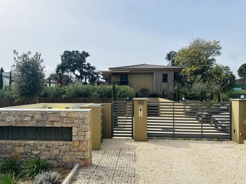 Appartement - 95 m² - 4 pièces