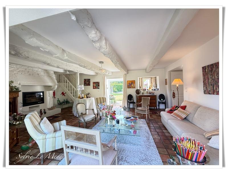 Maison - 224 m² - 8 pièces