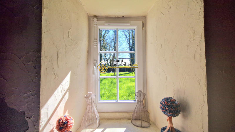 Demeure - 256 m² - 13 pièces