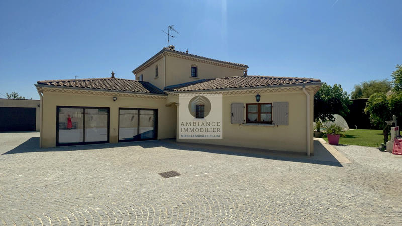 Maison - 179 m² - 7 pièces