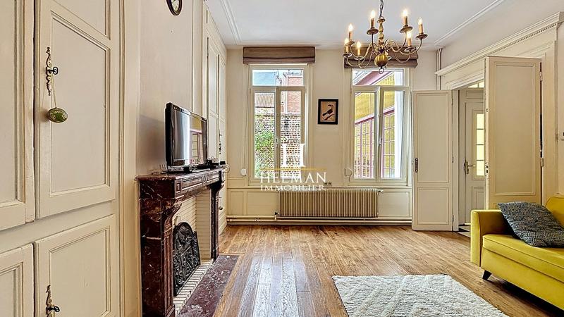 Maison - 296 m² - 8 pièces