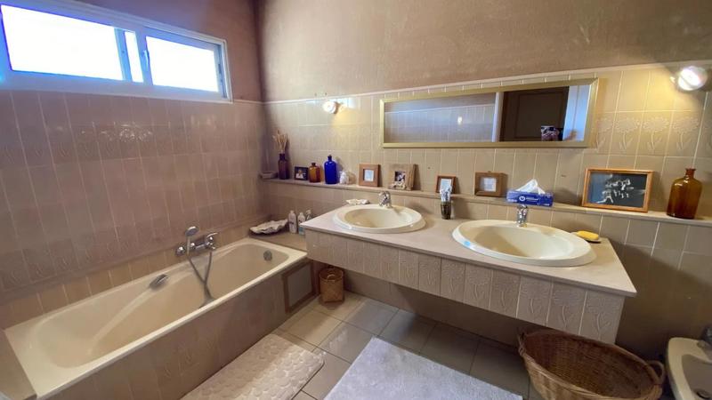 Maison - 170 m² - 9 pièces