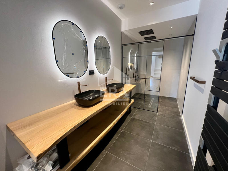 Appartement - 216 m² - 4 pièces