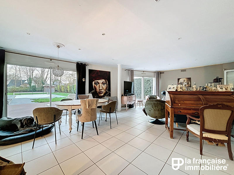 Maison - 210 m² - 9 pièces