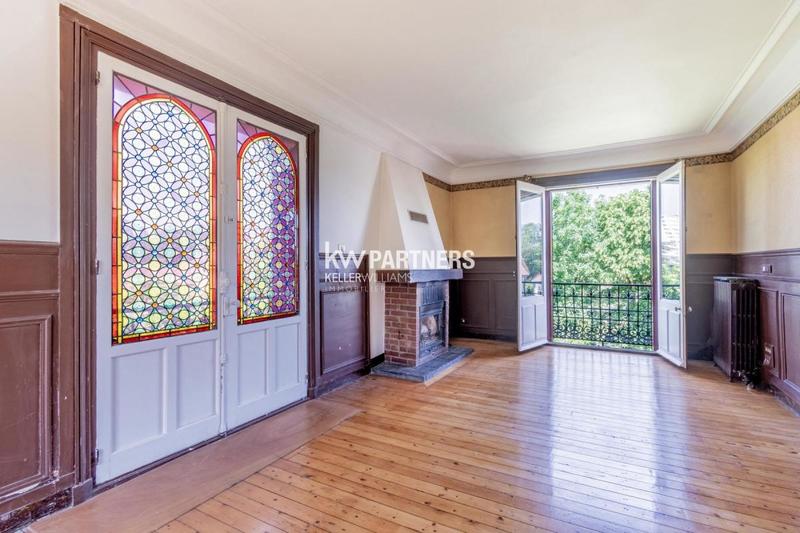 Maison bourgeoise - 256 m² - 9 pièces