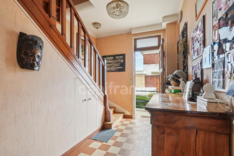 Maison - 188 m² - 9 pièces