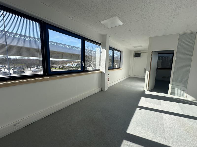 Bureau - 60 m²