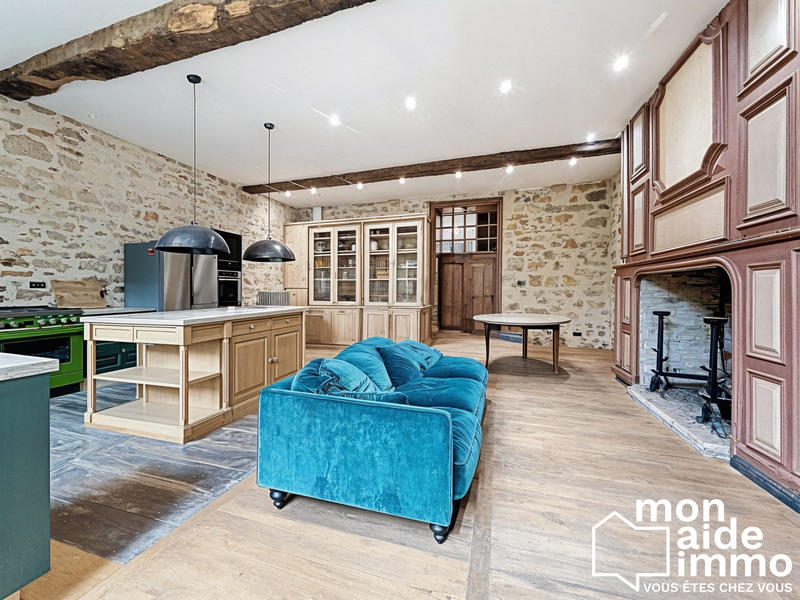 Maison - 300 m² - 12 pièces