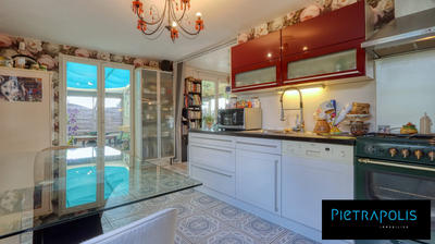 Maison traditionnelle - 90 m² - 4 pièces