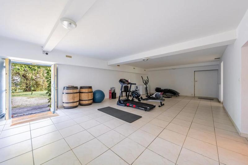 Château - 600 m² - 12 pièces