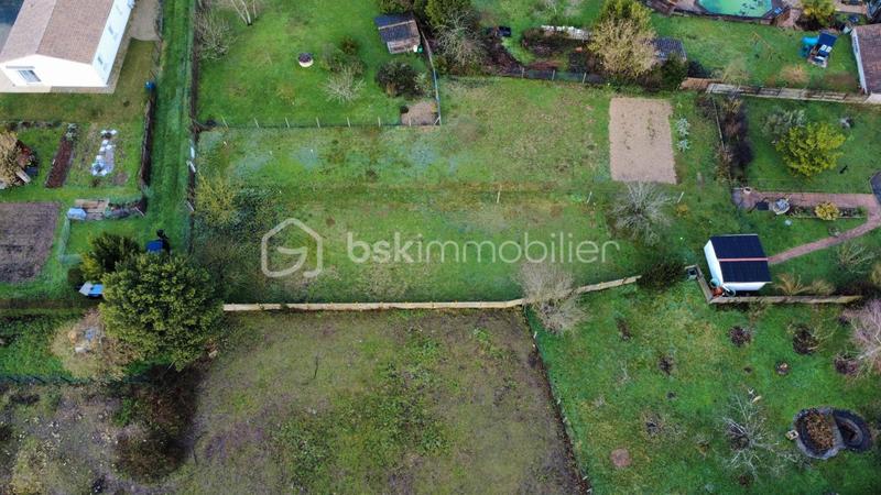 Terrain constructible - 790 m²