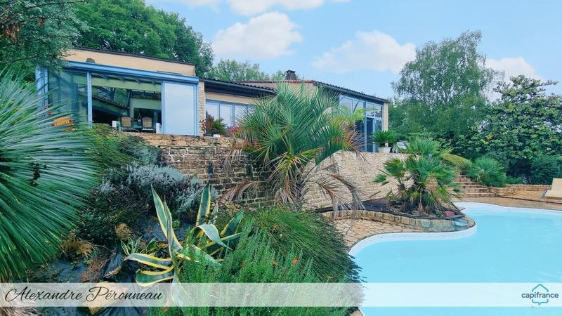 Maison d'architecte - 307 m² - 9 pièces