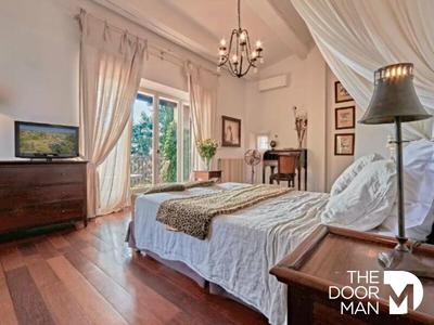 Villa - 426 m² - 15 pièces