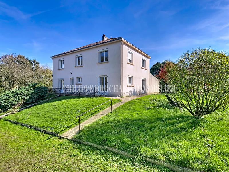 Maison ancienne - 177 m² - 9 pièces