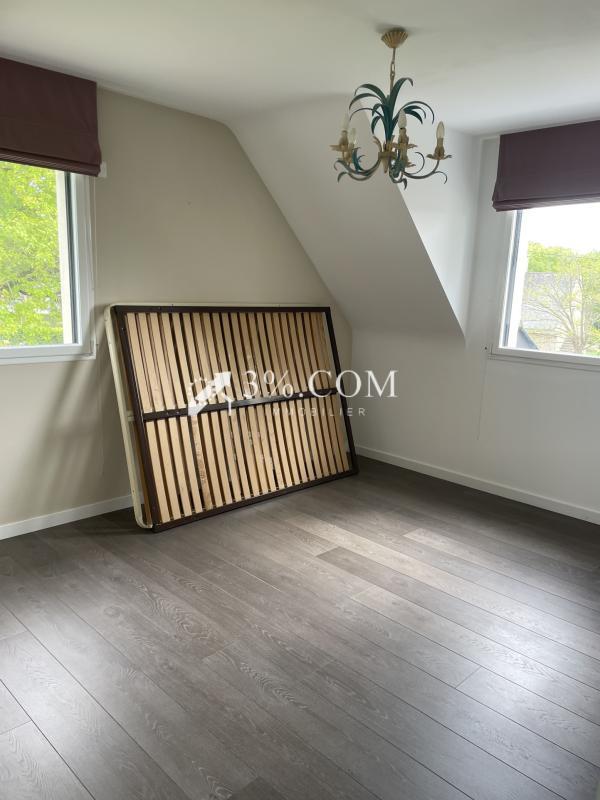 Maison - 182 m² - 8 pièces
