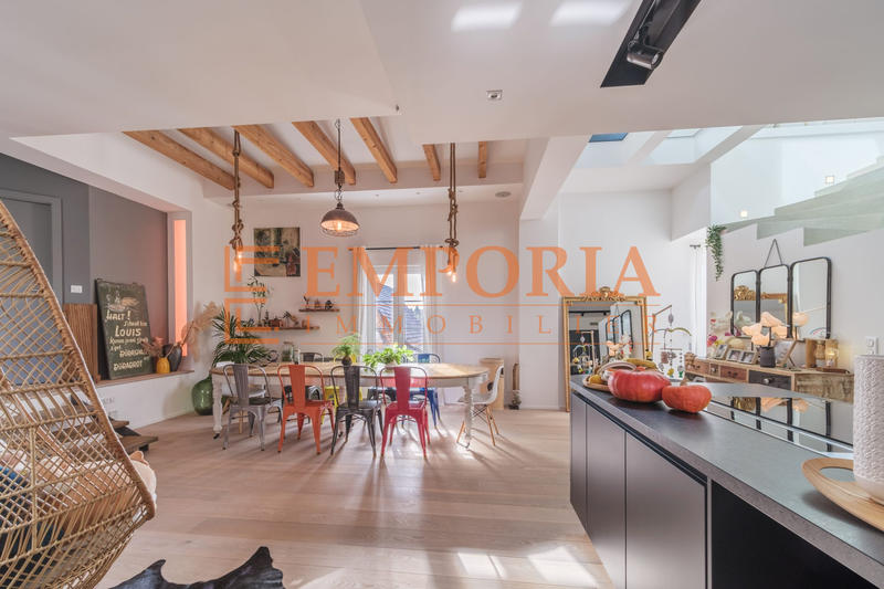 Loft - 122 m² - 3 pièces