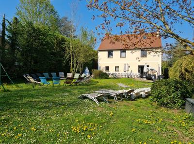 Pavillon - 256 m² - 8 pièces