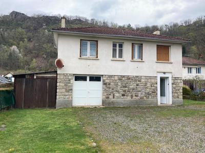 Maison - 91 m² - 5 pièces