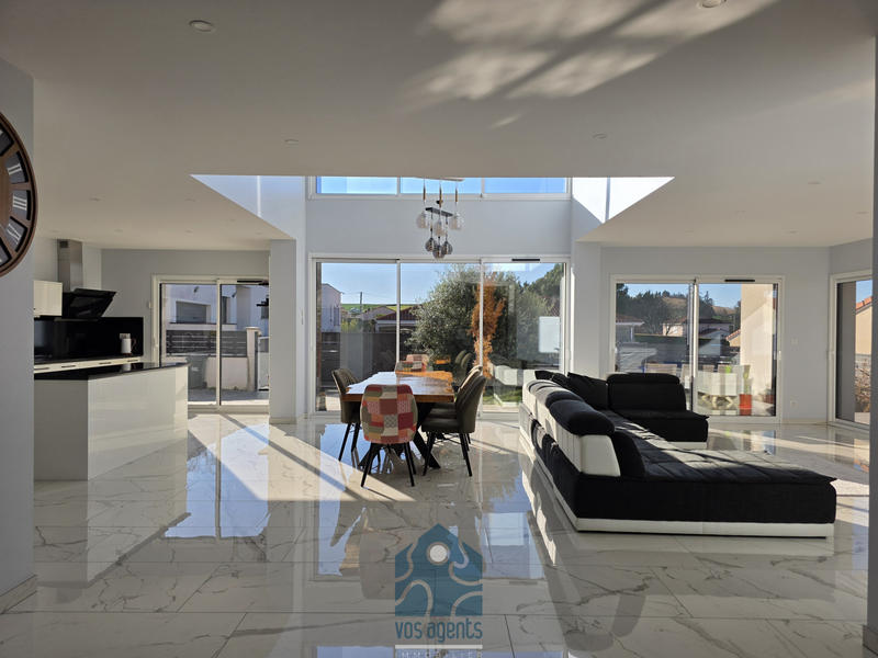 Maison - 224 m² - 6 pièces