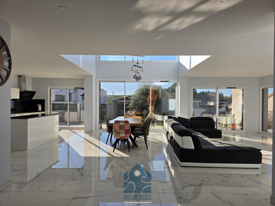 Maison - 224 m² - 6 pièces