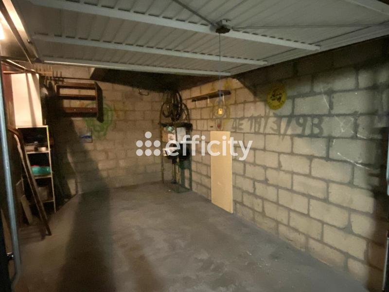 Parking / Garage - 13 m²