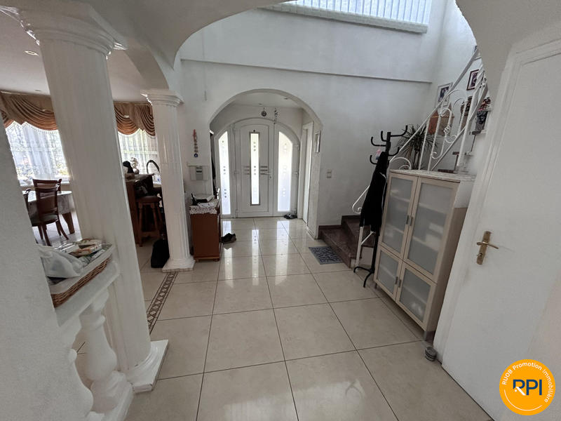 Maison - 335 m² - 7 pièces