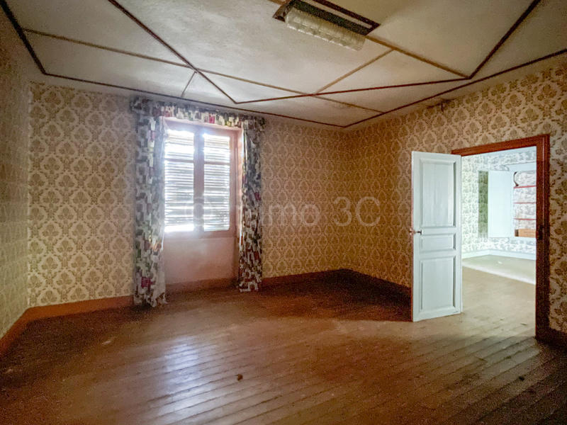 Maison de village - 214 m² - 9 pièces