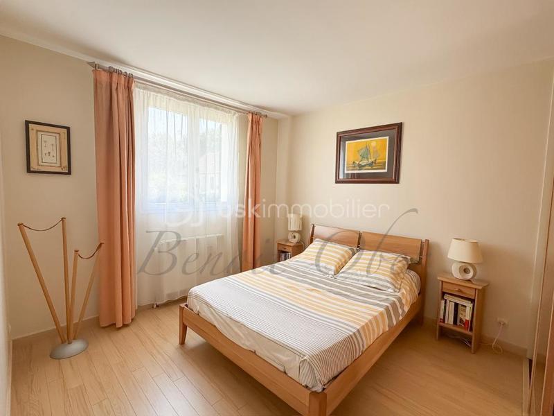 Maison - 227 m² - 9 pièces