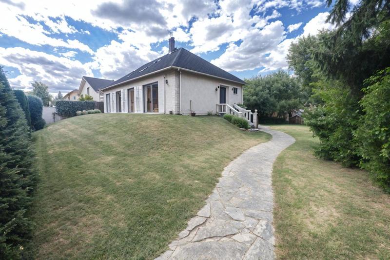 Maison - 110 m² - 6 pièces