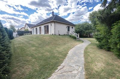 Maison - 110 m² - 6 pièces