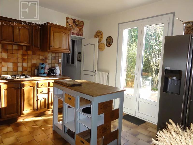 Maison - 233 m² - 12 pièces