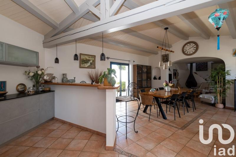 Maison - 174 m² - 9 pièces