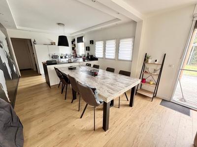 Maison - 138 m² - 6 pièces