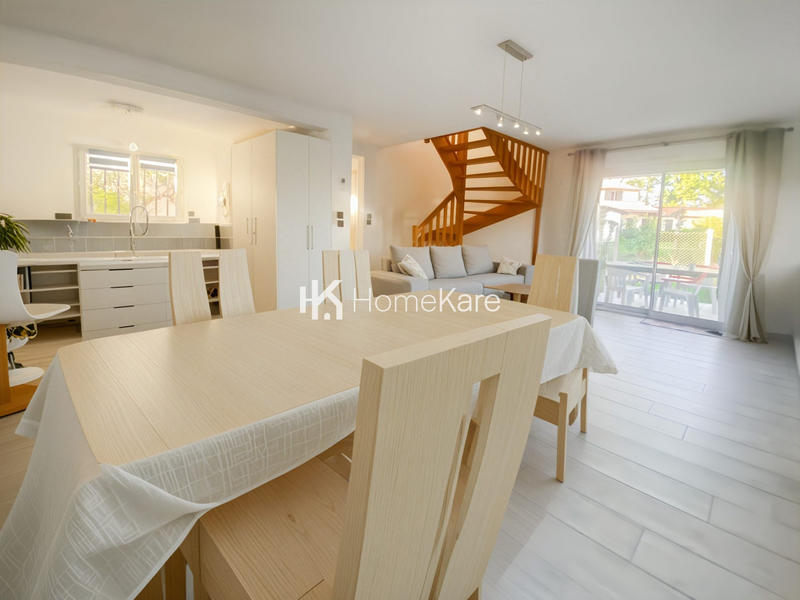 Maison - 90 m² - 4 pièces