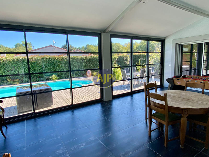 Maison - 157 m² - 4 pièces