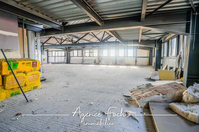 Local commercial - 674 m²