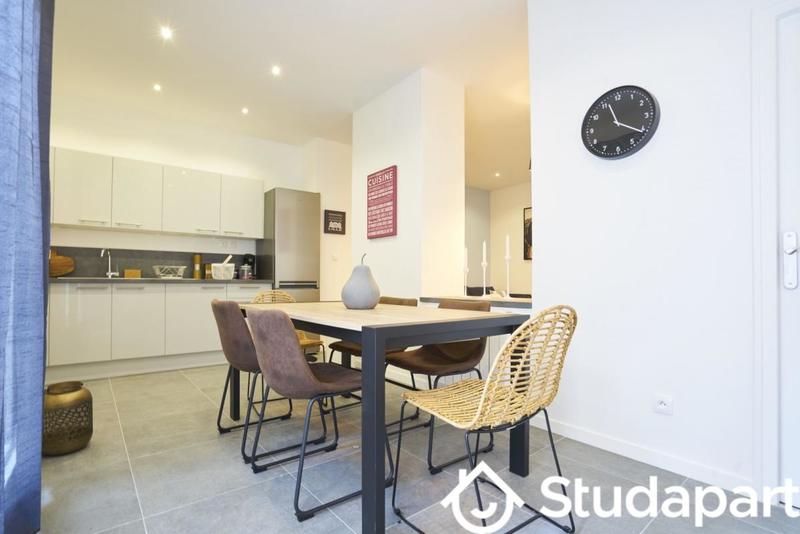 Chambre - 11 m² - 1 pièce