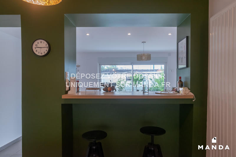 Chambre - 10 m² - 6 pièces