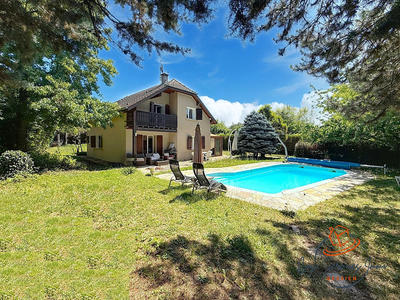 Maison - 180 m² - 6 pièces