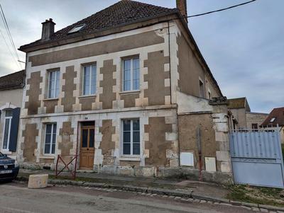 Maison ancienne - 210 m² - 7 pièces